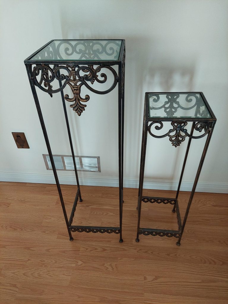 2-tables-décoratrices-en-métal-bronze-foncé.jpg