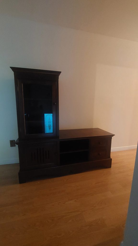 Meuble-TV-en-bois-couleur-acajou.jpg