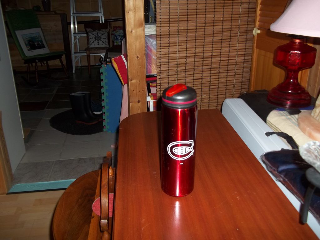 thermos-a-lefigie-des-canadien-1.jpg